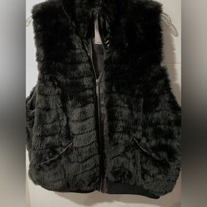 Chic Black Faux Fur Vest